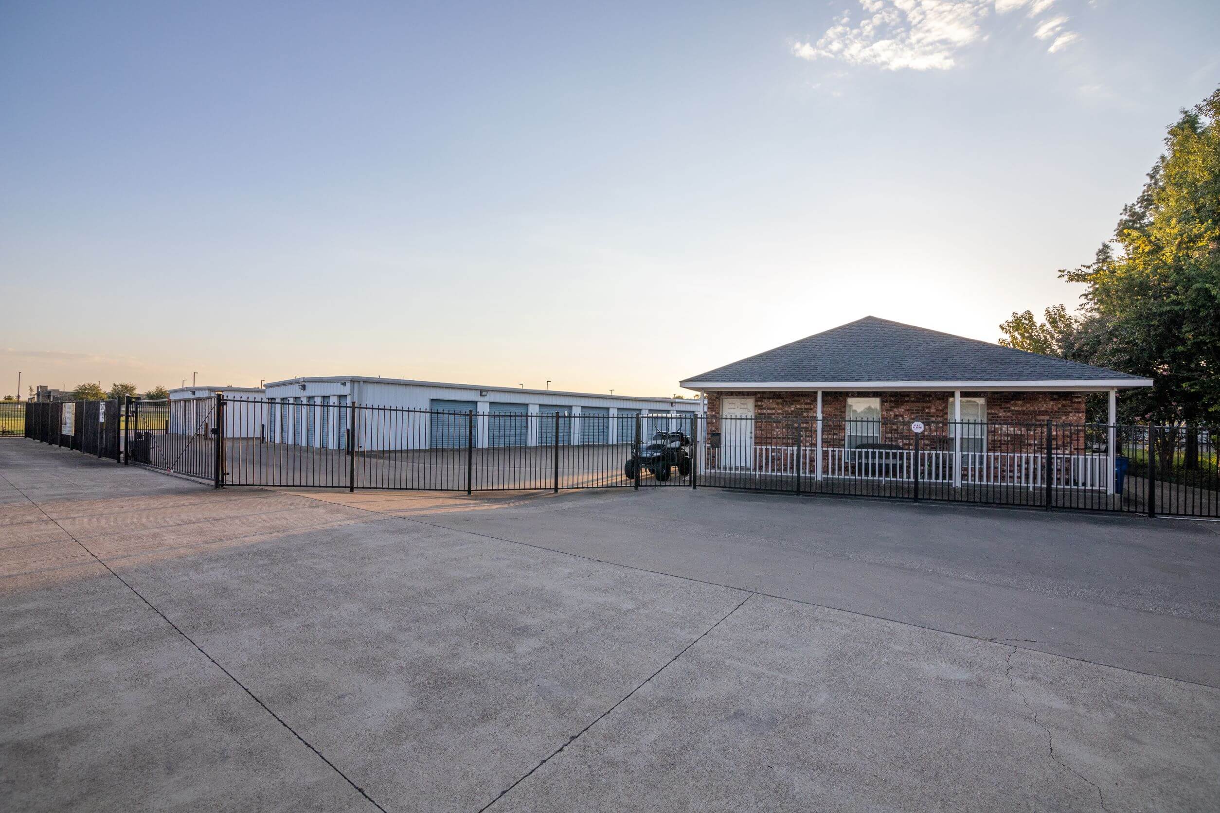 View of front office and entrance of Joey's Self Storage in Waxahachie, TX